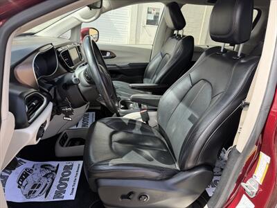 2018 Chrysler Pacifica Touring L   - Photo 6 - Roosevelt, UT 84066