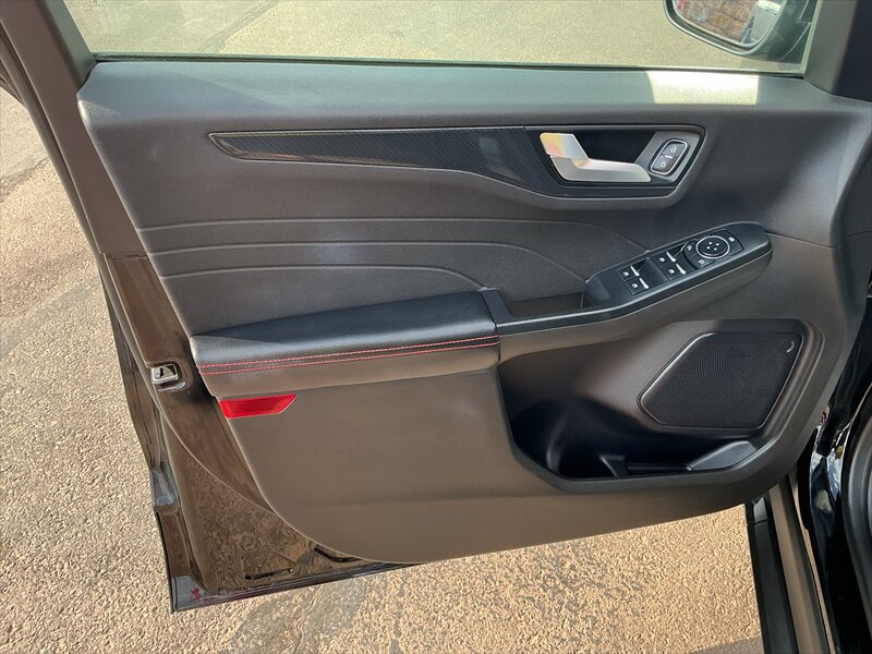 2024 Ford Escape ST-Line - Photo 6 - Roosevelt, UT 84066