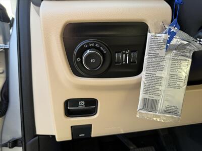 2022 Jeep Grand Cherokee L Limited   - Photo 8 - Roosevelt, UT 84066