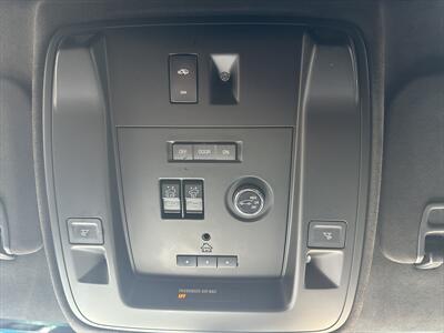 2016 Cadillac Escalade Platinum   - Photo 14 - Roosevelt, UT 84066