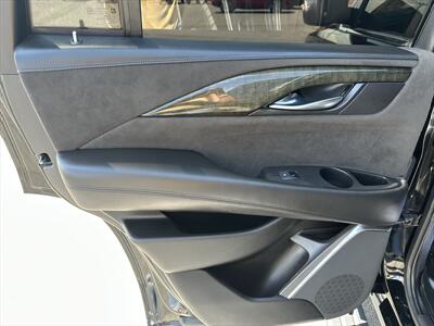2016 Cadillac Escalade Platinum   - Photo 17 - Roosevelt, UT 84066