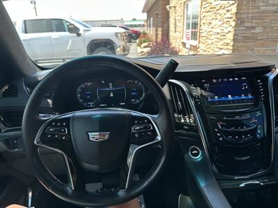 2016 Cadillac Escalade Platinum   - Photo 9 - Roosevelt, UT 84066