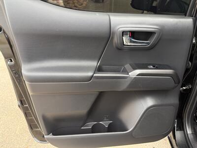 2023 Toyota Tacoma TRD Off-Road   - Photo 13 - Roosevelt, UT 84066