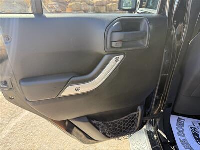 2013 Jeep Wrangler Unlimited Sahara   - Photo 13 - Roosevelt, UT 84066