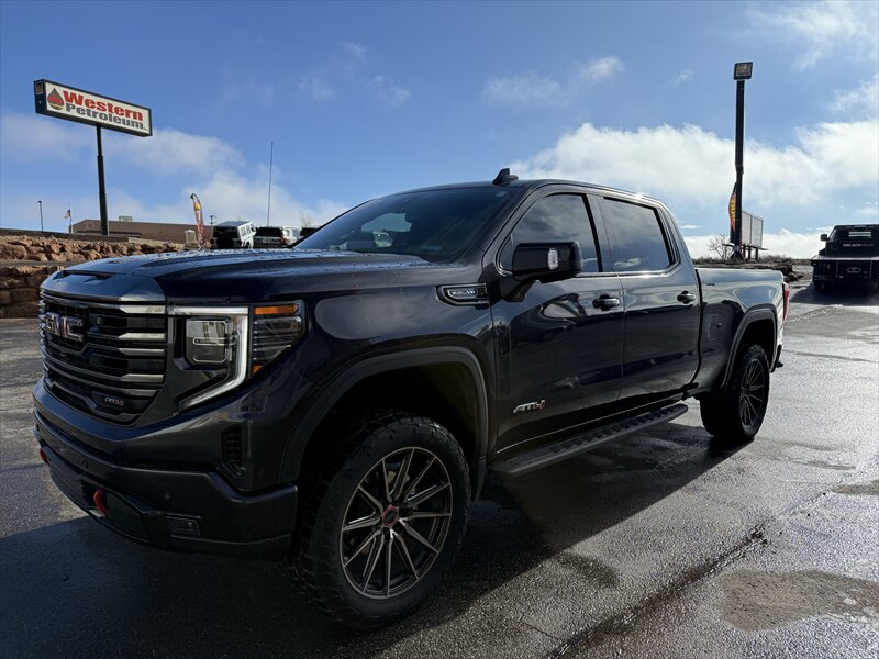 2024 GMC Sierra 1500 AT4's photo