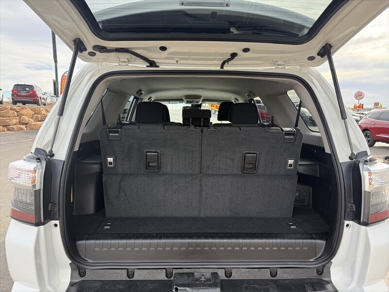 2024 Toyota 4Runner SR5 photo 4
