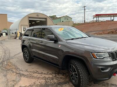 2017 Jeep Grand Cherokee Trailhawk - Photo 2 - Roosevelt, UT 84066