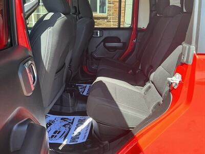 2020 Jeep Gladiator Sport S   - Photo 11 - Roosevelt, UT 84066