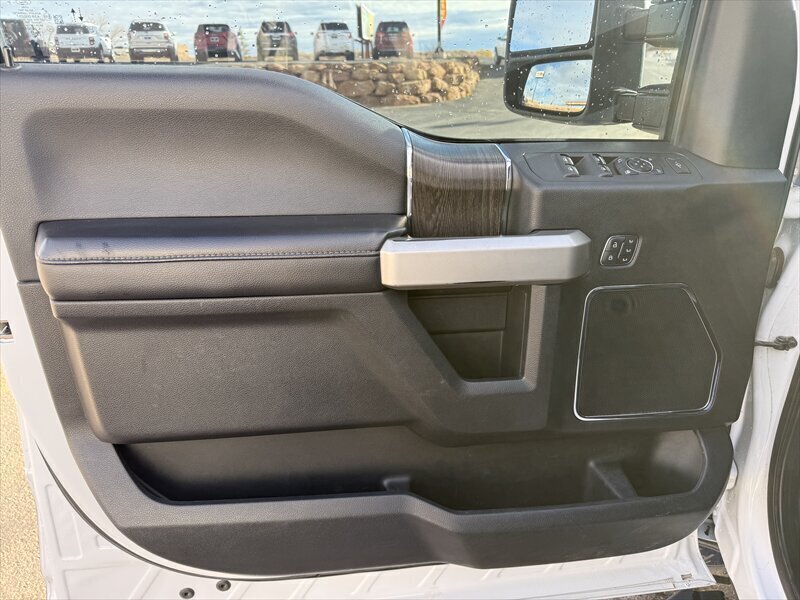 2021 Ford F-350 Lariat - Photo 6 - Roosevelt, UT 84066