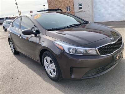 2017 Kia Forte LX   - Photo 4 - Roosevelt, UT 84066