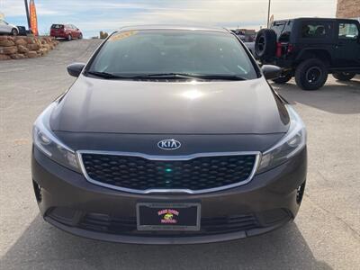 2017 Kia Forte LX   - Photo 3 - Roosevelt, UT 84066