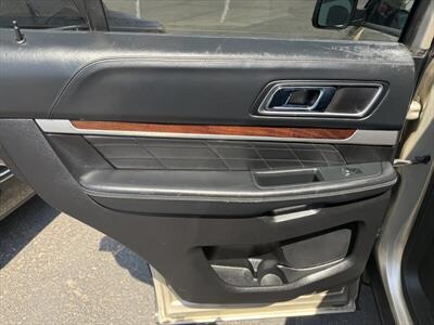 2017 Ford Explorer Platinum   - Photo 15 - Roosevelt, UT 84066