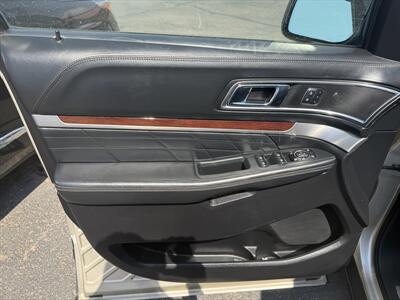 2017 Ford Explorer Platinum   - Photo 7 - Roosevelt, UT 84066