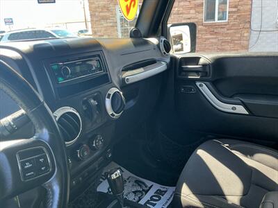 2013 Jeep Wrangler Rubicon   - Photo 10 - Roosevelt, UT 84066