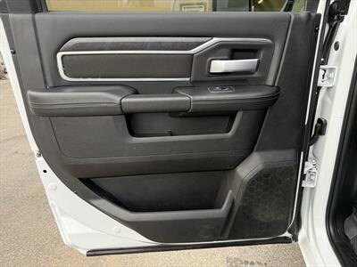 2024 RAM 3500 SLT   - Photo 12 - Roosevelt, UT 84066