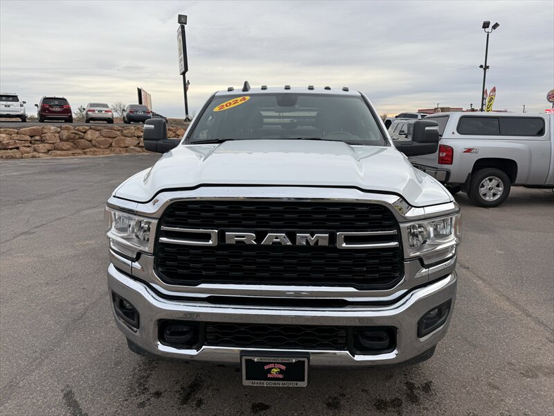 2024 RAM 3500 SLT   - Photo 1 - Roosevelt, UT 84066