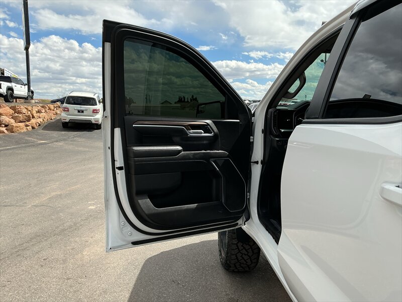 2022 Chevrolet Silverado 1500 RST - Photo 7 - Roosevelt, UT 84066