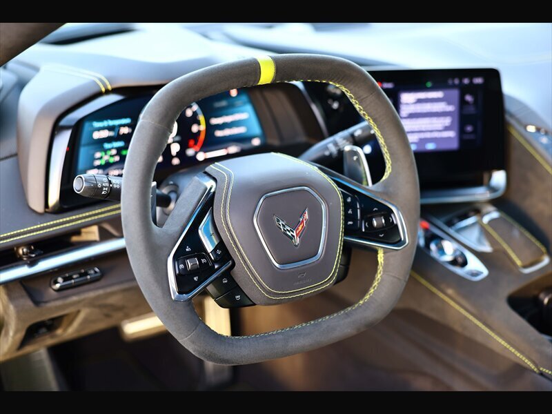 2024 Chevrolet Corvette Stingray - Photo 15 - Roosevelt, UT 84066