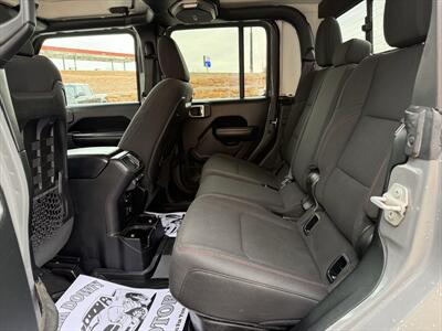 2020 Jeep Gladiator Rubicon   - Photo 16 - Roosevelt, UT 84066