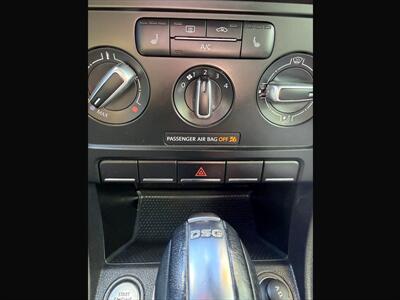 2013 Volkswagen Beetle Convertible Turbo   - Photo 13 - Roosevelt, UT 84066