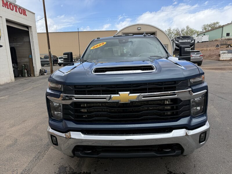 2025 Chevrolet Silverado 3500 LT - Photo 2 - Roosevelt, UT 84066