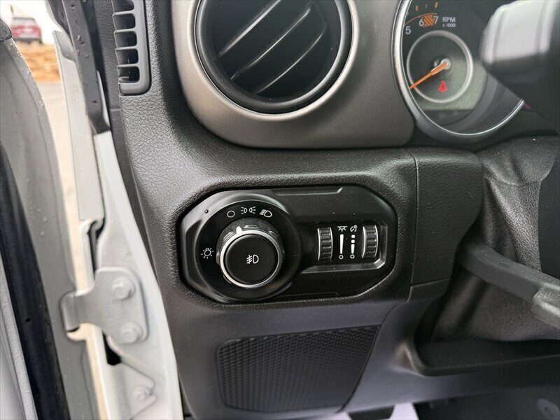 2020 Jeep Wrangler Willys Sport - Photo 9