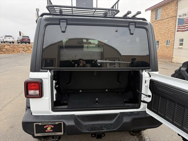 2020 Jeep Wrangler Willys Sport - Photo 6