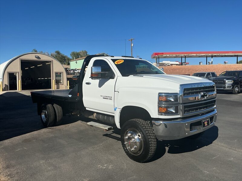 2023 Chevrolet Silverado 4500HD FLAT BED - Photo 2 - Roosevelt, UT 84066
