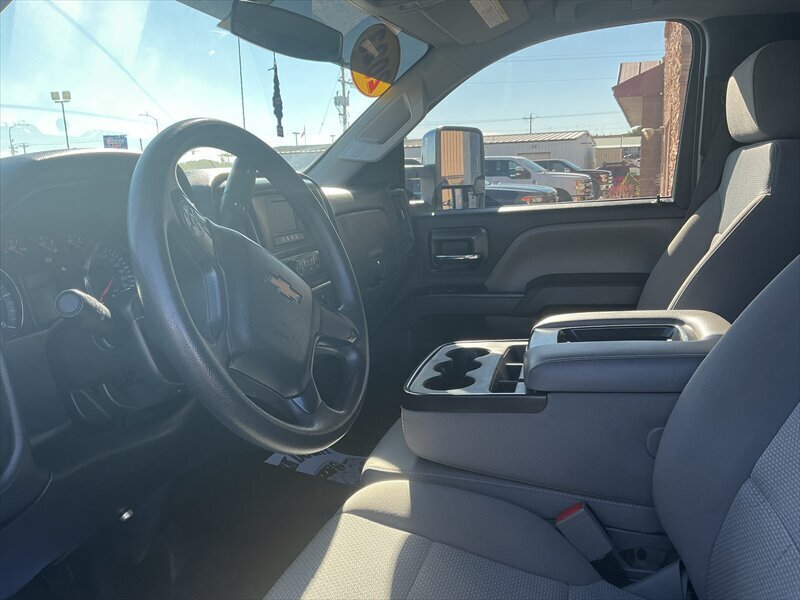 2023 Chevrolet Silverado 4500HD FLAT BED - Photo 9 - Roosevelt, UT 84066