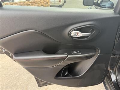 2016 Jeep Cherokee Trailhawk   - Photo 14 - Roosevelt, UT 84066