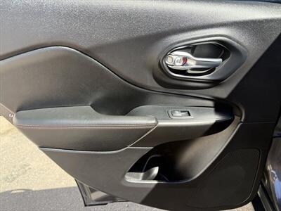 2020 Jeep Cherokee Trailhawk   - Photo 15 - Roosevelt, UT 84066