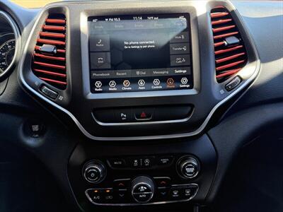 2020 Jeep Cherokee Trailhawk   - Photo 12 - Roosevelt, UT 84066