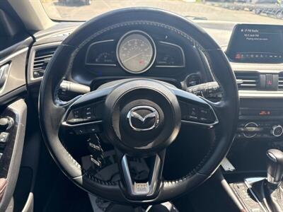 2018 Mazda Mazda3 Touring   - Photo 8 - Roosevelt, UT 84066
