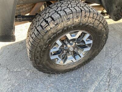 2017 Toyota Tacoma TRD Off-Road   - Photo 7 - Roosevelt, UT 84066