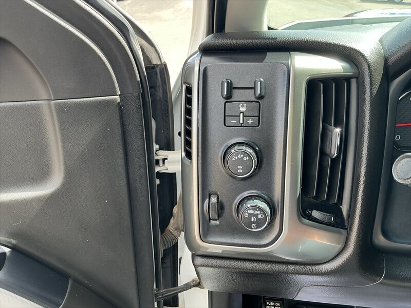 2019 Chevrolet Silverado 2500 LT - Photo 8 - Roosevelt, UT 84066