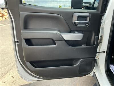 2019 Chevrolet Silverado 2500 LT   - Photo 14 - Roosevelt, UT 84066