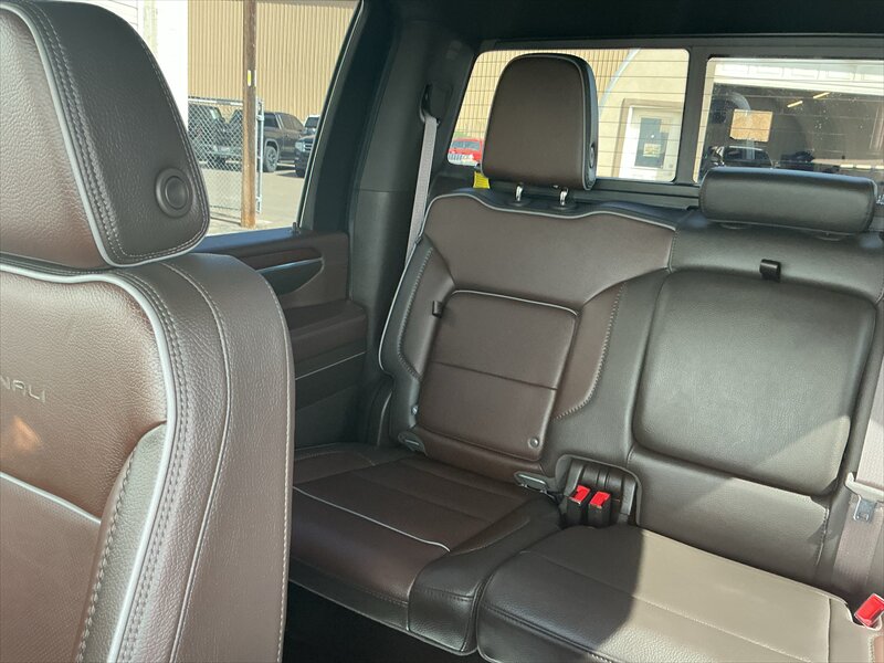 2024 GMC Sierra 3500 Denali - Photo 13 - Roosevelt, UT 84066