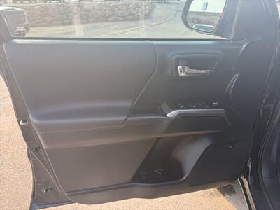 2017 Toyota Tacoma TRD Off-Road   - Photo 6 - Roosevelt, UT 84066