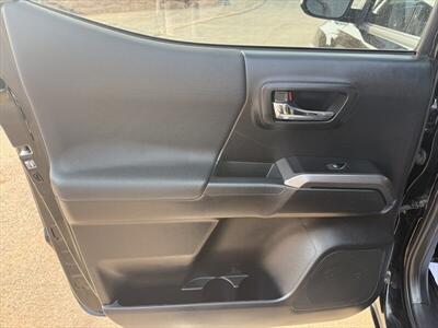 2017 Toyota Tacoma TRD Off-Road   - Photo 15 - Roosevelt, UT 84066