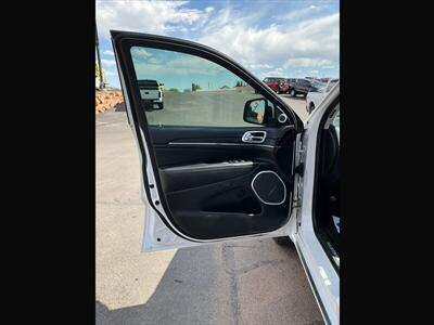 2020 Jeep Grand Cherokee Summit   - Photo 9 - Roosevelt, UT 84066