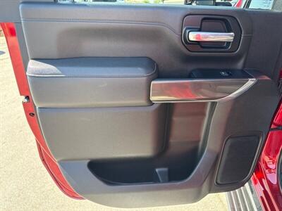 2023 GMC Sierra 2500 AT4   - Photo 17 - Roosevelt, UT 84066