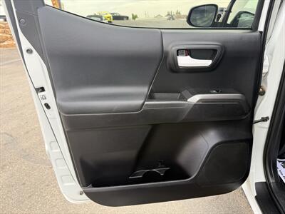 2020 Toyota Tacoma TRD Off-Road   - Photo 16 - Roosevelt, UT 84066