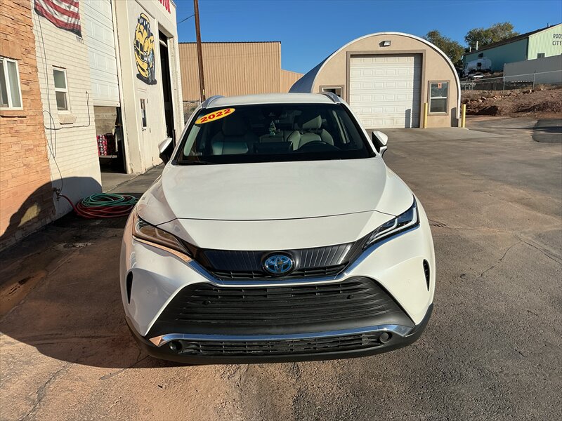 2022 Toyota Venza XLE - Photo 3 - Roosevelt, UT 84066
