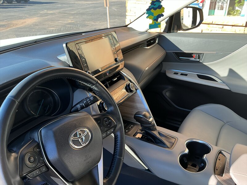 2022 Toyota Venza XLE - Photo 9 - Roosevelt, UT 84066