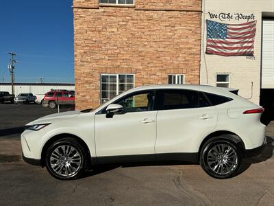 2022 Toyota Venza XLE - Photo 4 - Roosevelt, UT 84066