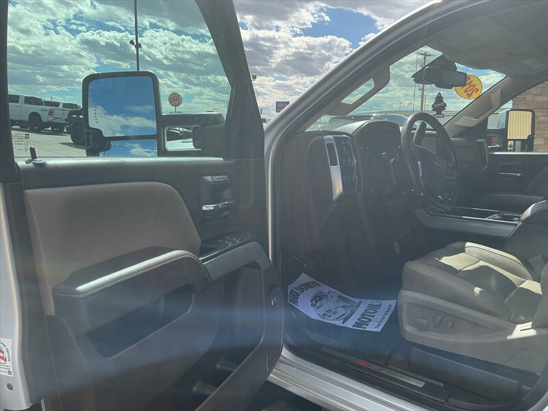 2015 Chevrolet Silverado 3500 LTZ - Photo 7 - Roosevelt, UT 84066