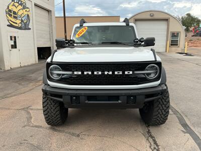 2023 Ford Bronco Wildtrak Advanced - Photo 2 - Roosevelt, UT 84066
