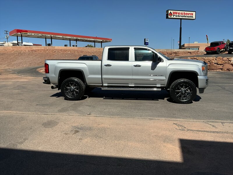 2015 GMC Sierra 2500 Denali - Photo 4 - Roosevelt, UT 84066