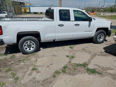 2018 Chevrolet Silverado 1500 Work Truck  Crew cab - Photo 2 - Topeka, KS 66609