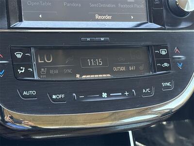 2015 Toyota Avalon Hybrid XLE Premium   - Photo 12 - McKinney, TX 75070